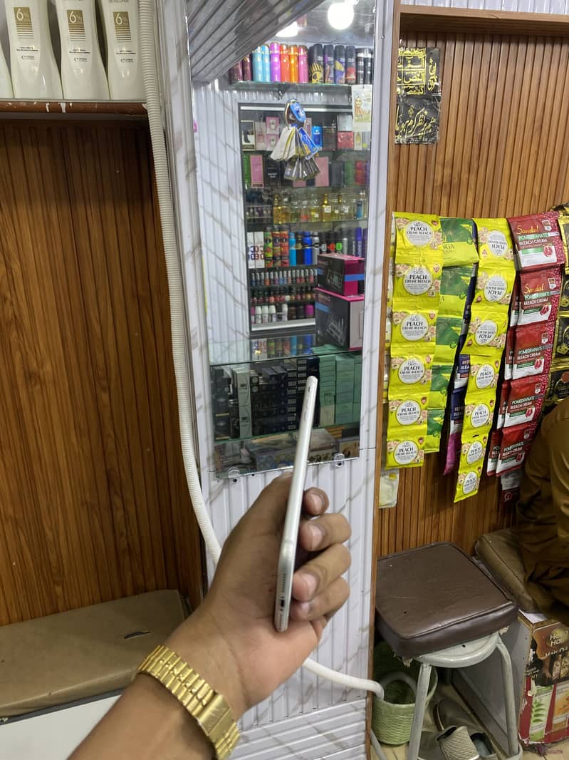 Apple iPhone 7 Plus 1