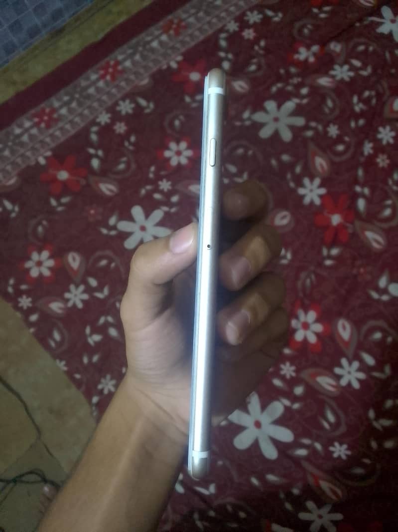 Apple iPhone 7 Plus 3
