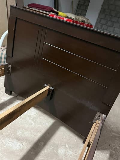2 single bed available for sale