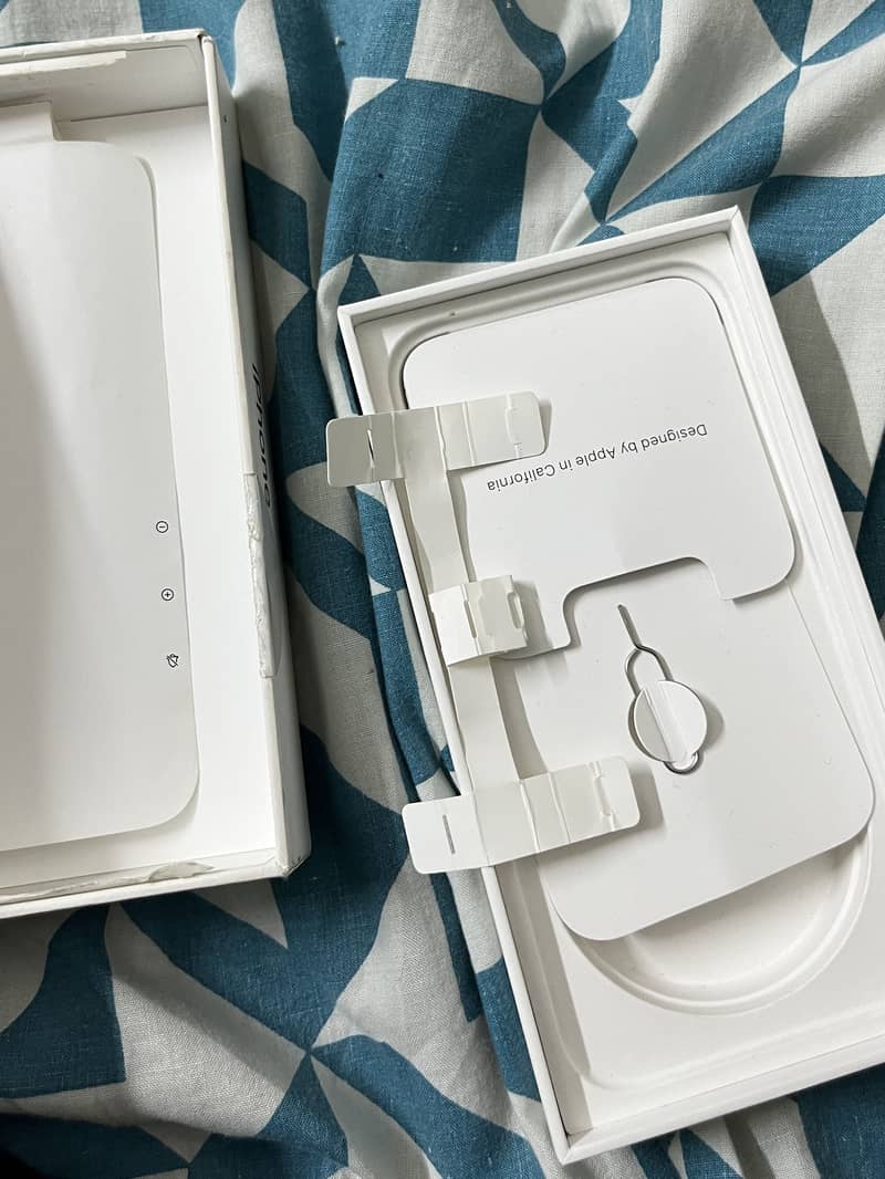 Apple iPhone 13 7