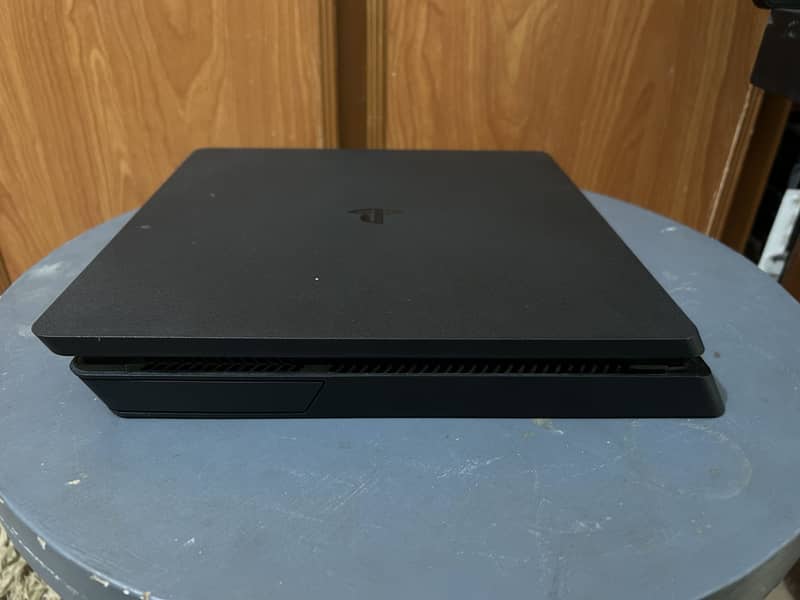 PS4 slim 0