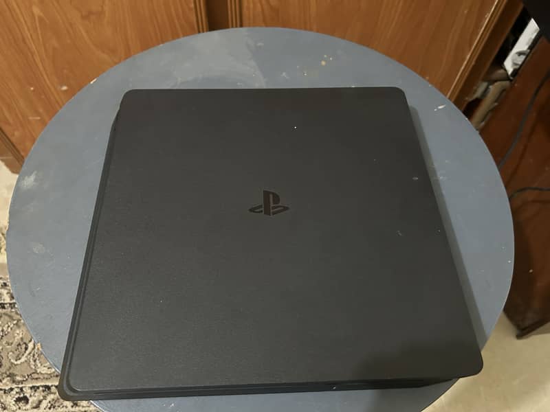 PS4 slim 1