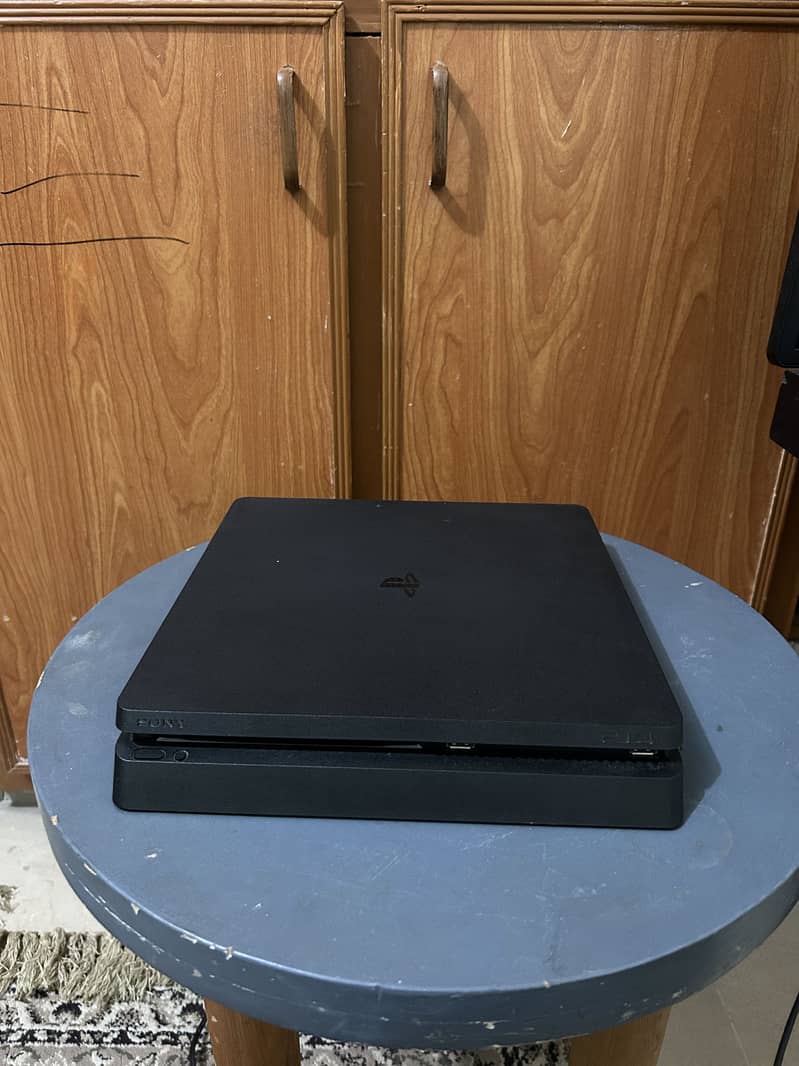 PS4 slim 3