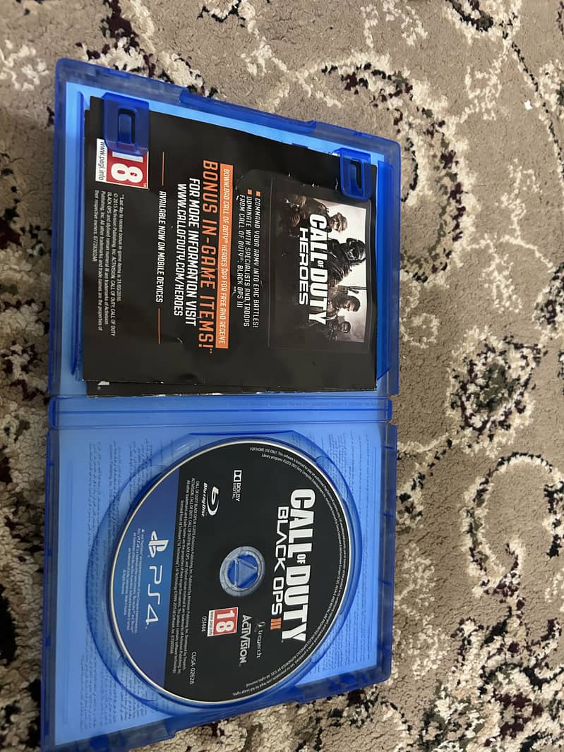 PS4 slim 4