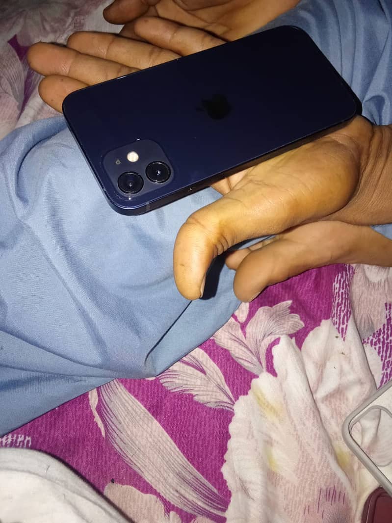 Apple iPhone 12 0