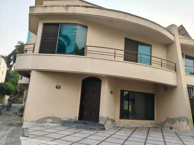 GULBERG ESTATE OFFER,12 MARLA UPPRR PORTION FOR RENT MAIN BOULEVARD GARDEN TOWN SHADMAN CANAL ROAD JAIL ROAD UPPER MALL GOR ZAMAN PARK LAHORE