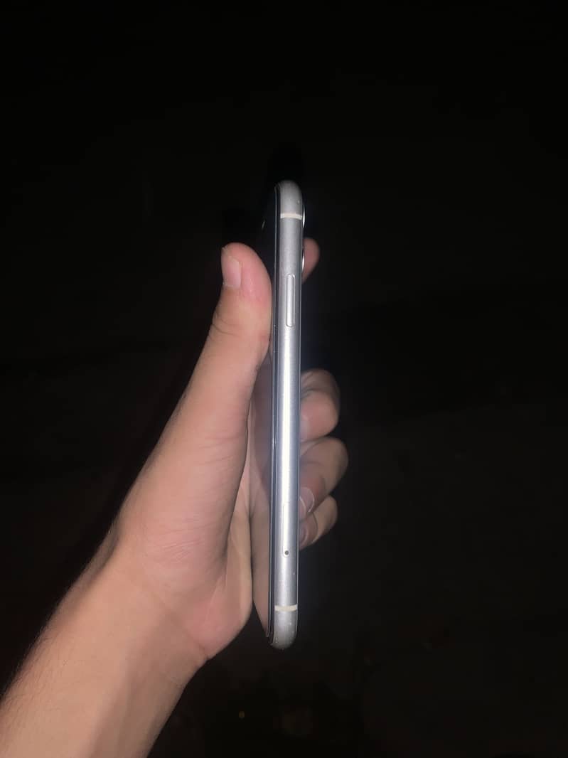 Apple iPhone 11 3