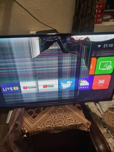 Panasonic smart led tv 32"