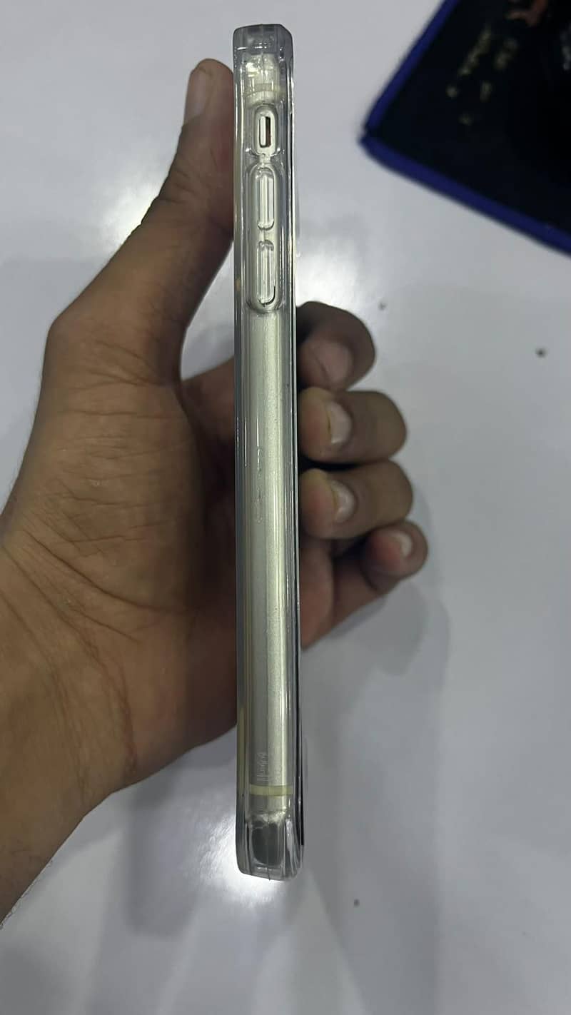 Apple iPhone 11 6