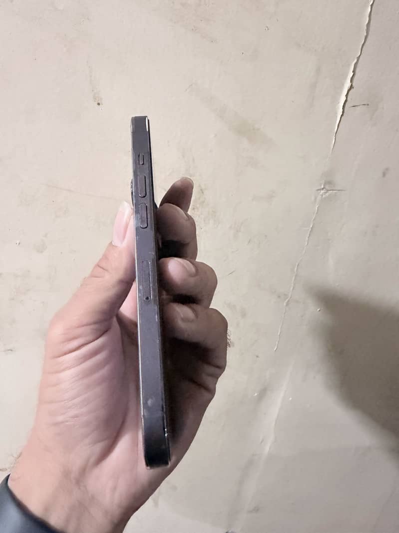 Apple iPhone 14 Pro 0
