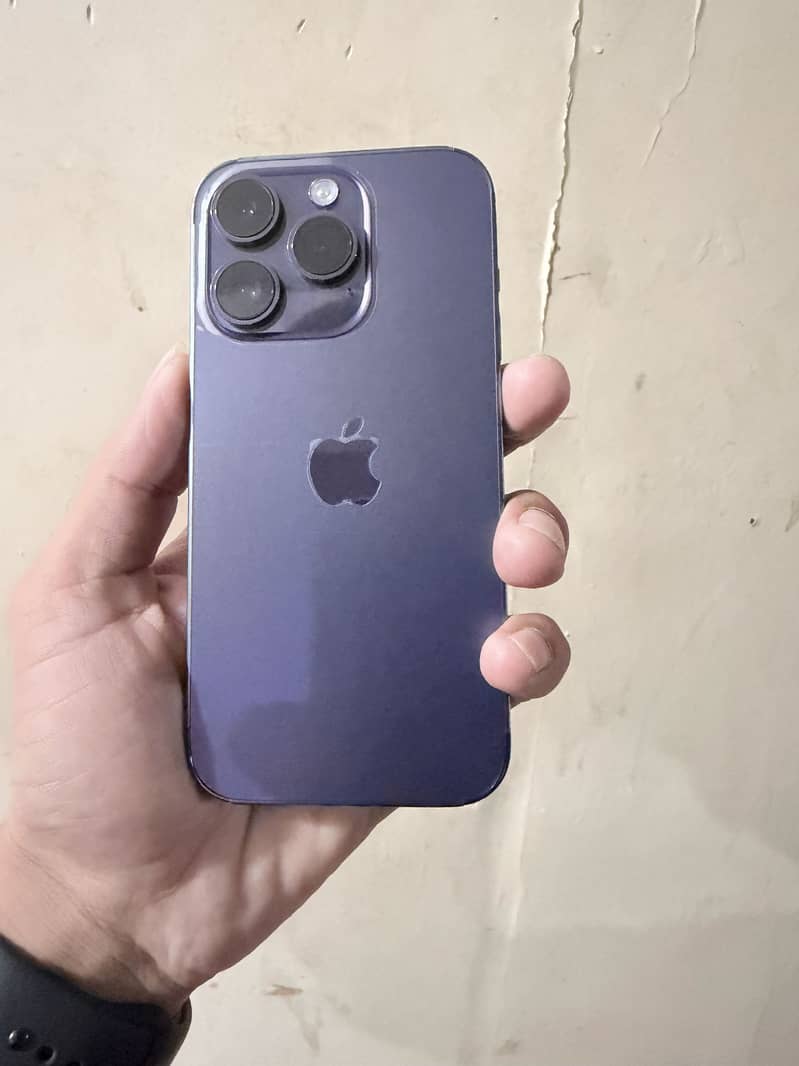 Apple iPhone 14 Pro 1