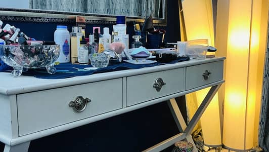 Dressing table
