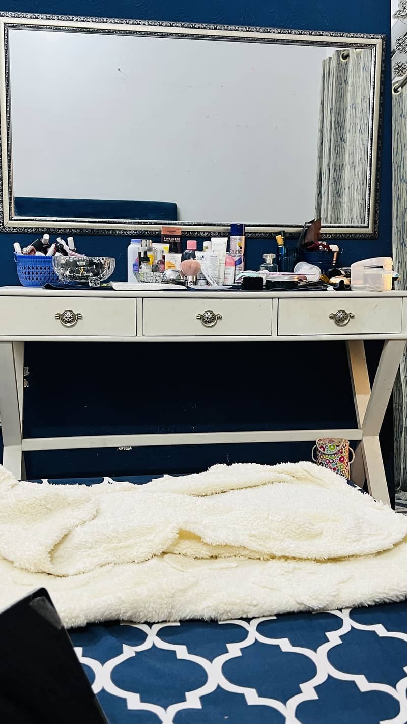 Dressing table 1