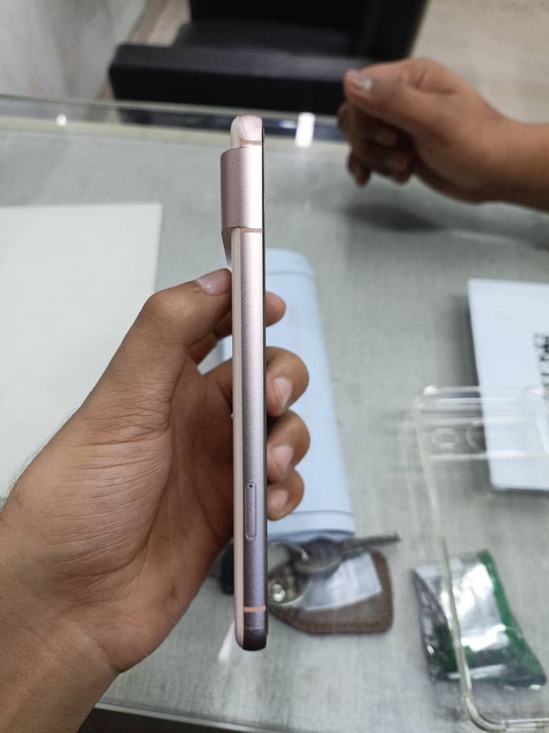 Google Pixel 8 2