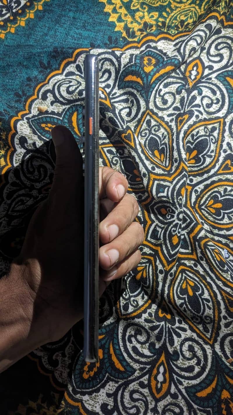 Tecno CAMON 40 Pro 4