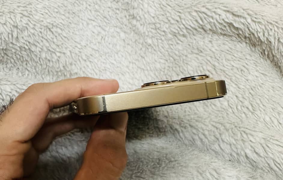 Apple iPhone 13 Pro 2