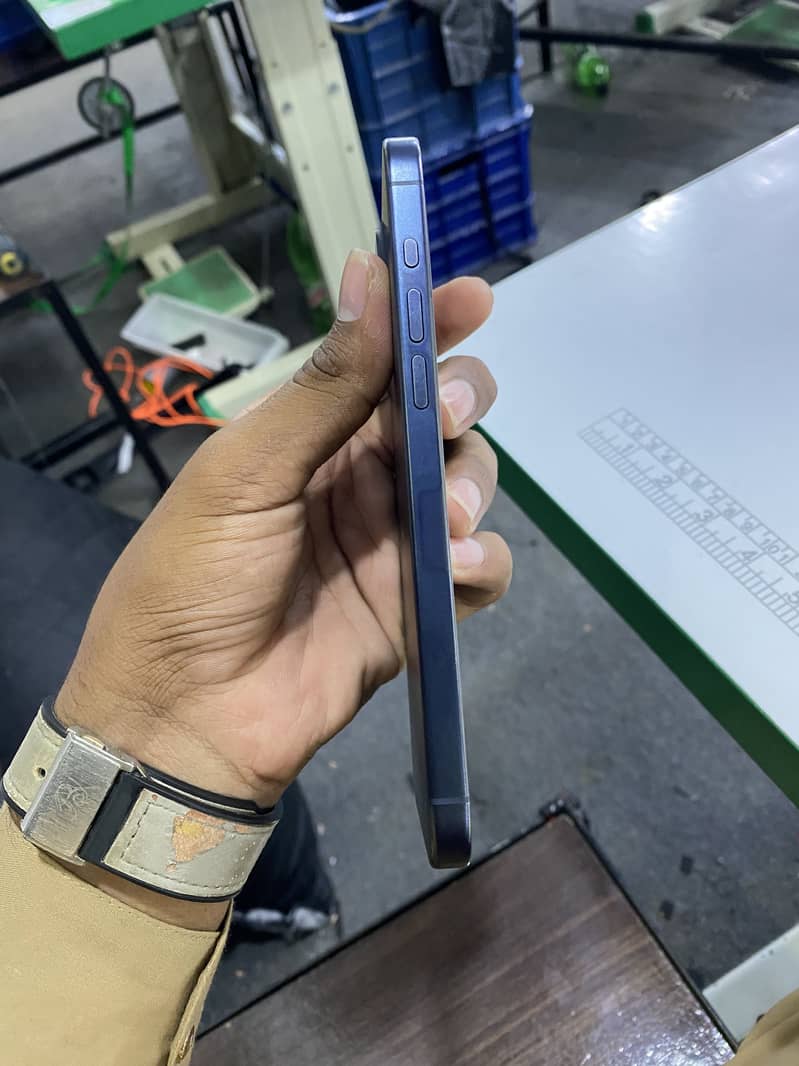 Apple iPhone 15 Pro Max 1