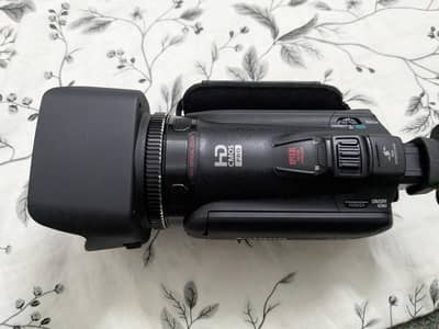 Canon LEGRIA HF G25 HD Camcorder 10/9 condition-with guide book