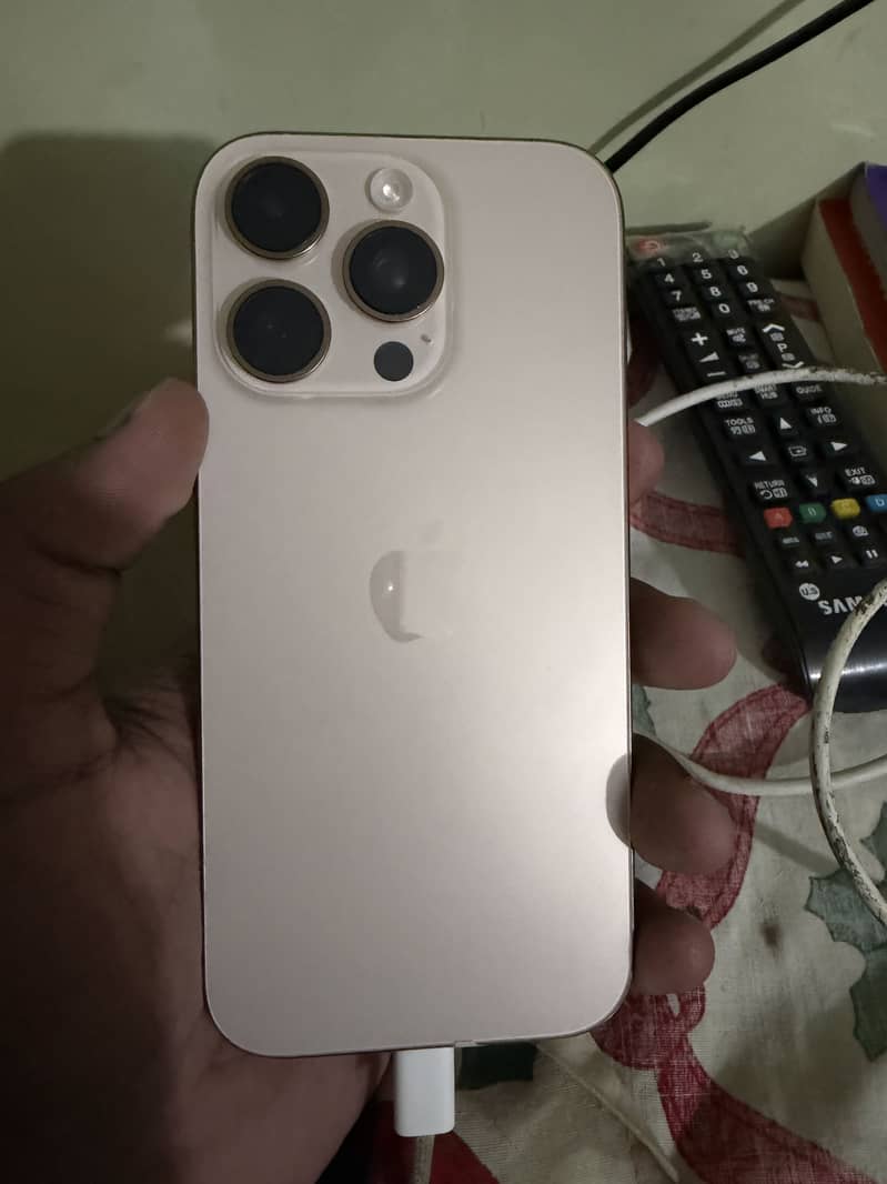 Apple iPhone 16 Pro 2
