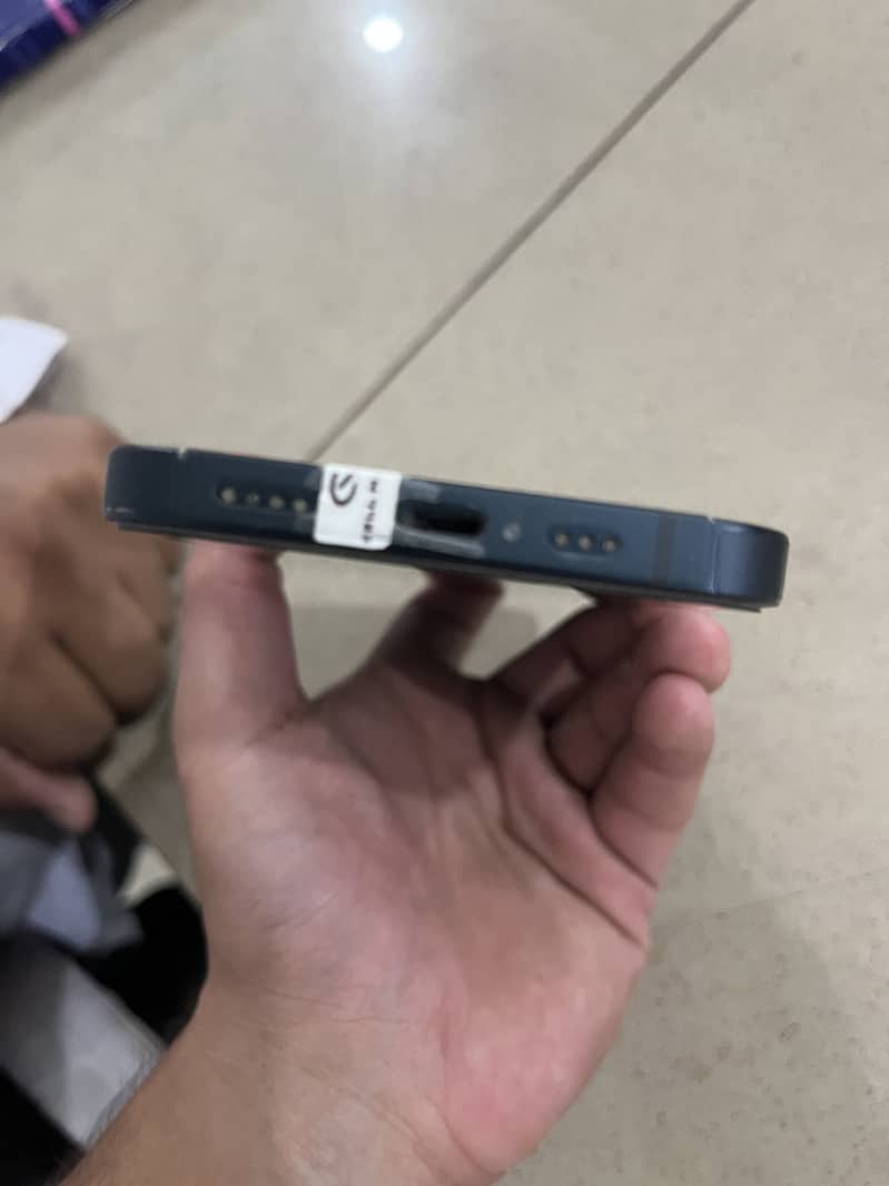Apple iPhone 13 1