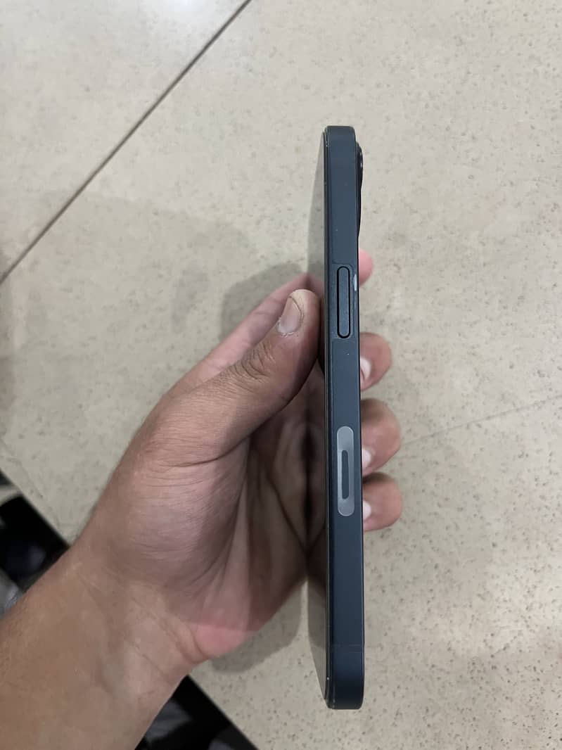 Apple iPhone 13 4