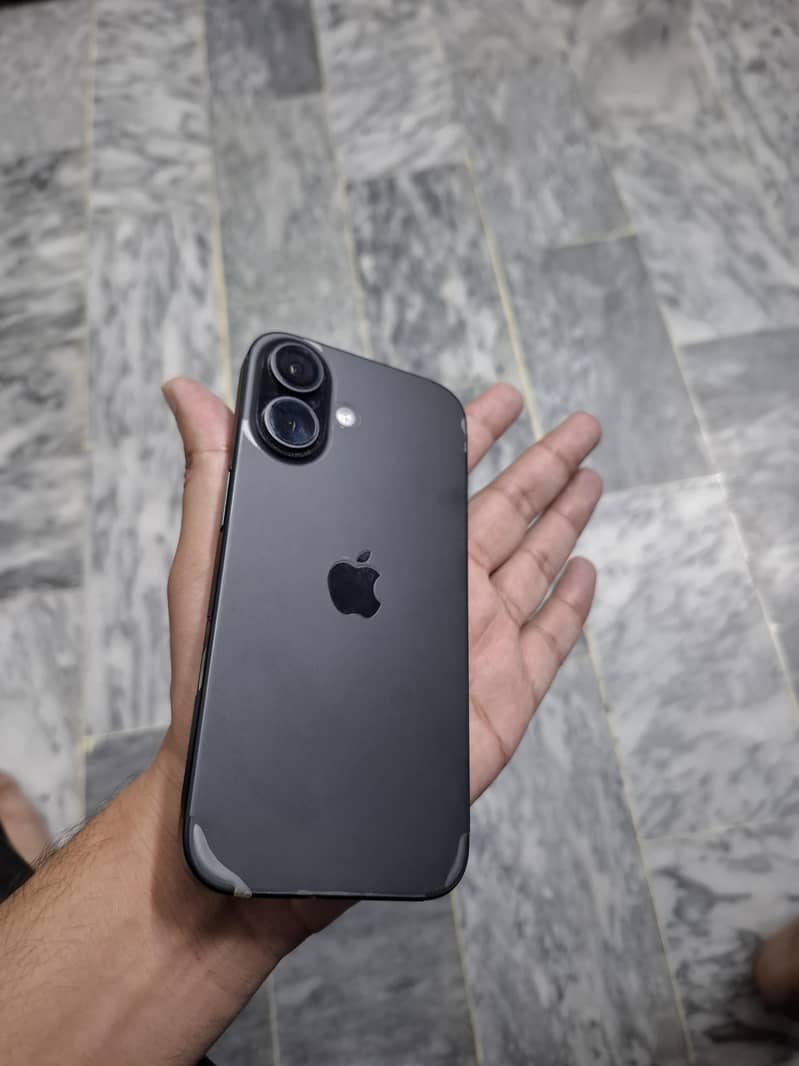 Apple iPhone 16 1