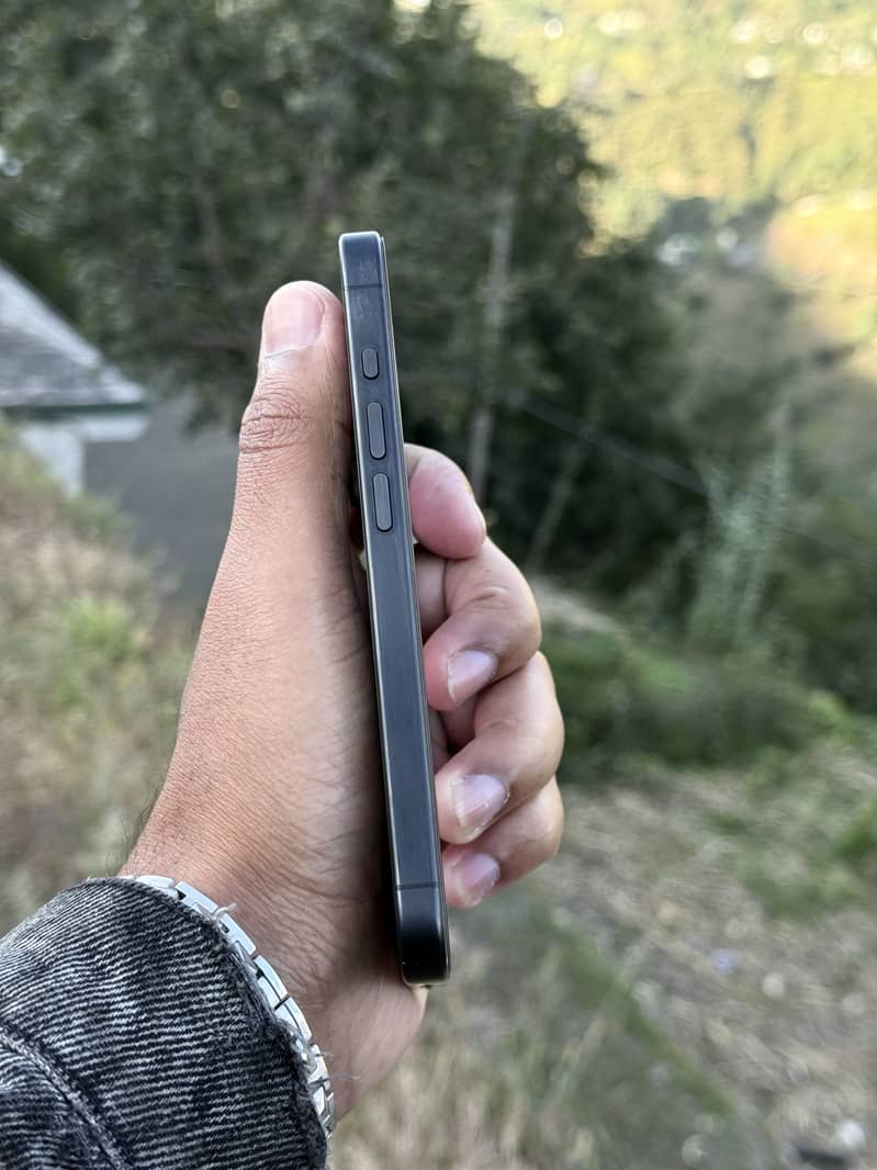 iPhone 15 Pro 2