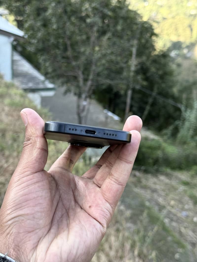 iPhone 15 Pro 3