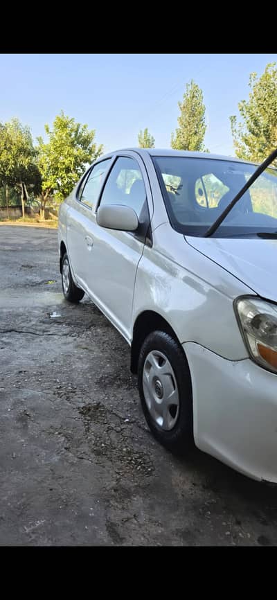 Toyota Platz 2004