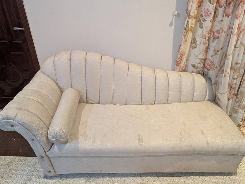 dewan sofa 0