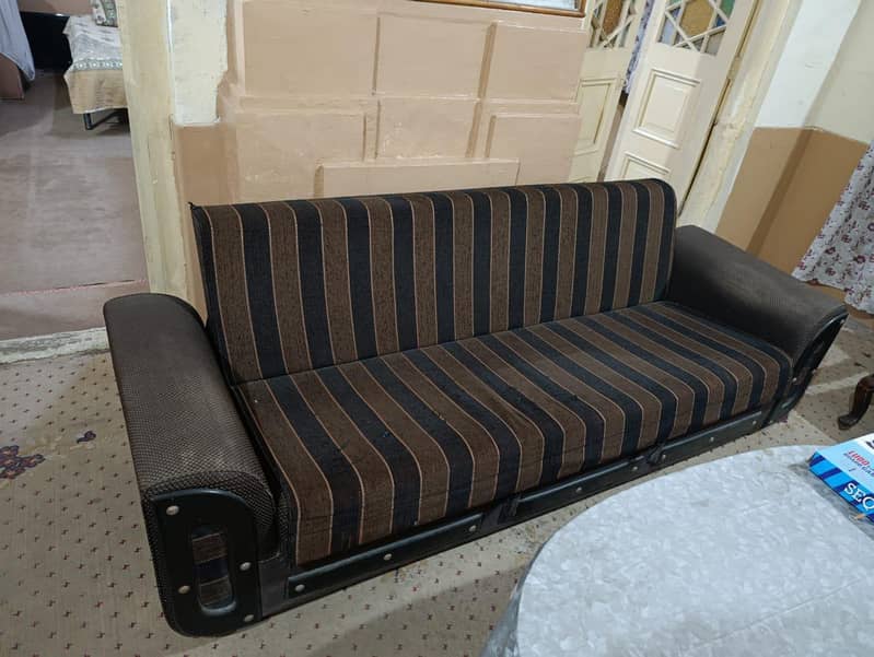Sofa come bed 1