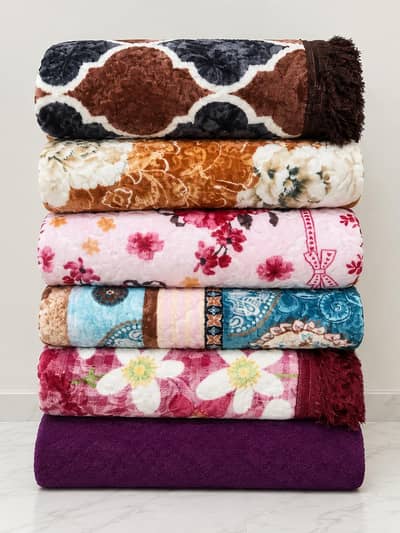Warm & Soft Blankets – Beautiful Designs, Export Quality