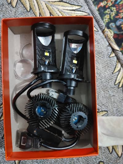 H4 mini projector
