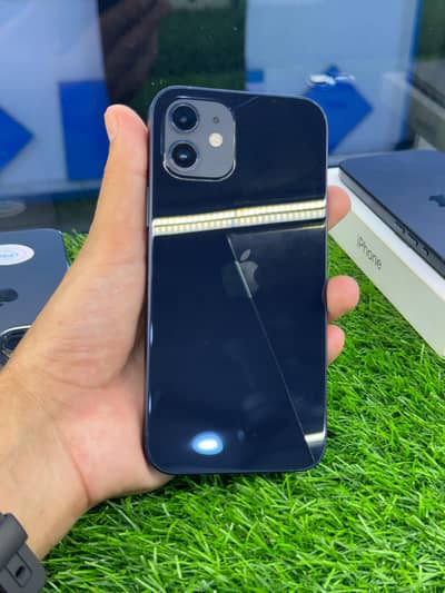 Apple iPhone 12