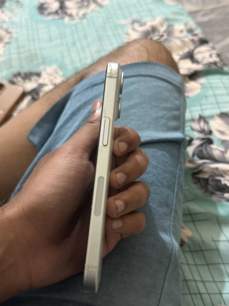 Apple iPhone 15 3