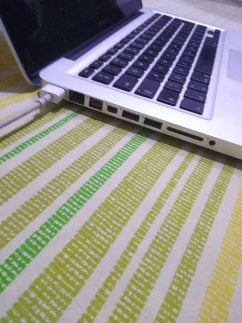 MacBook Pro X 5