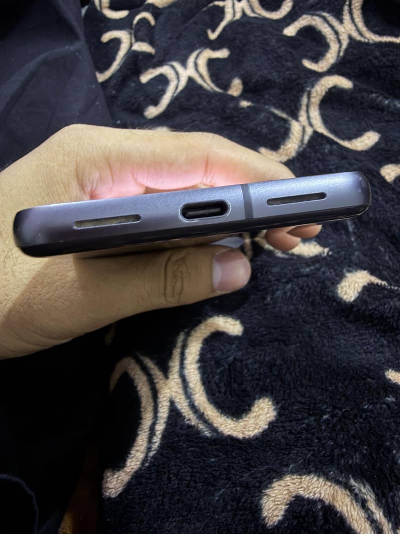 Google Pixel 8 5