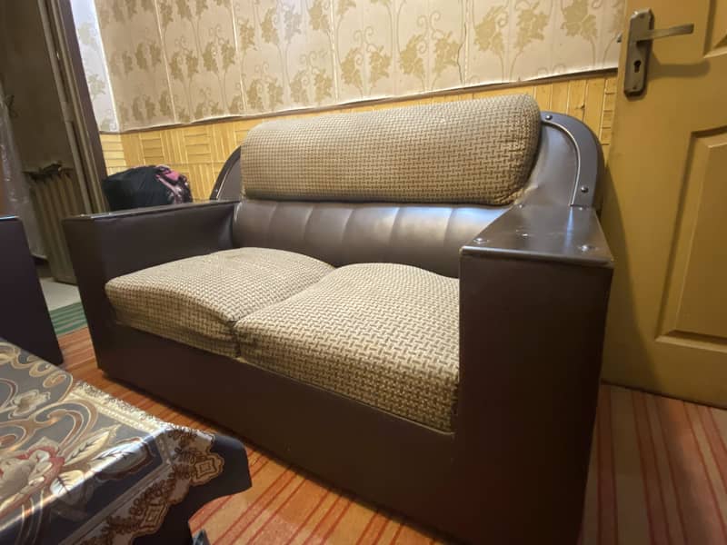 Sofa set three two one and table 2