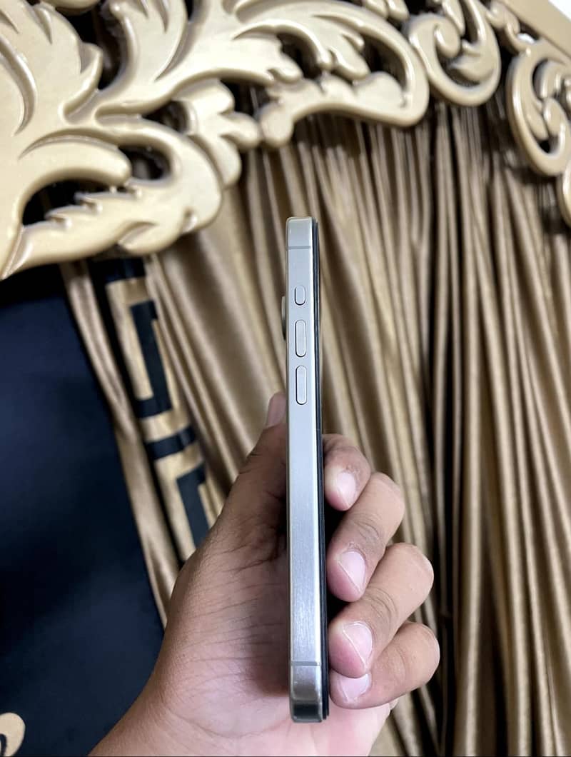 Apple iPhone 15 Pro 5