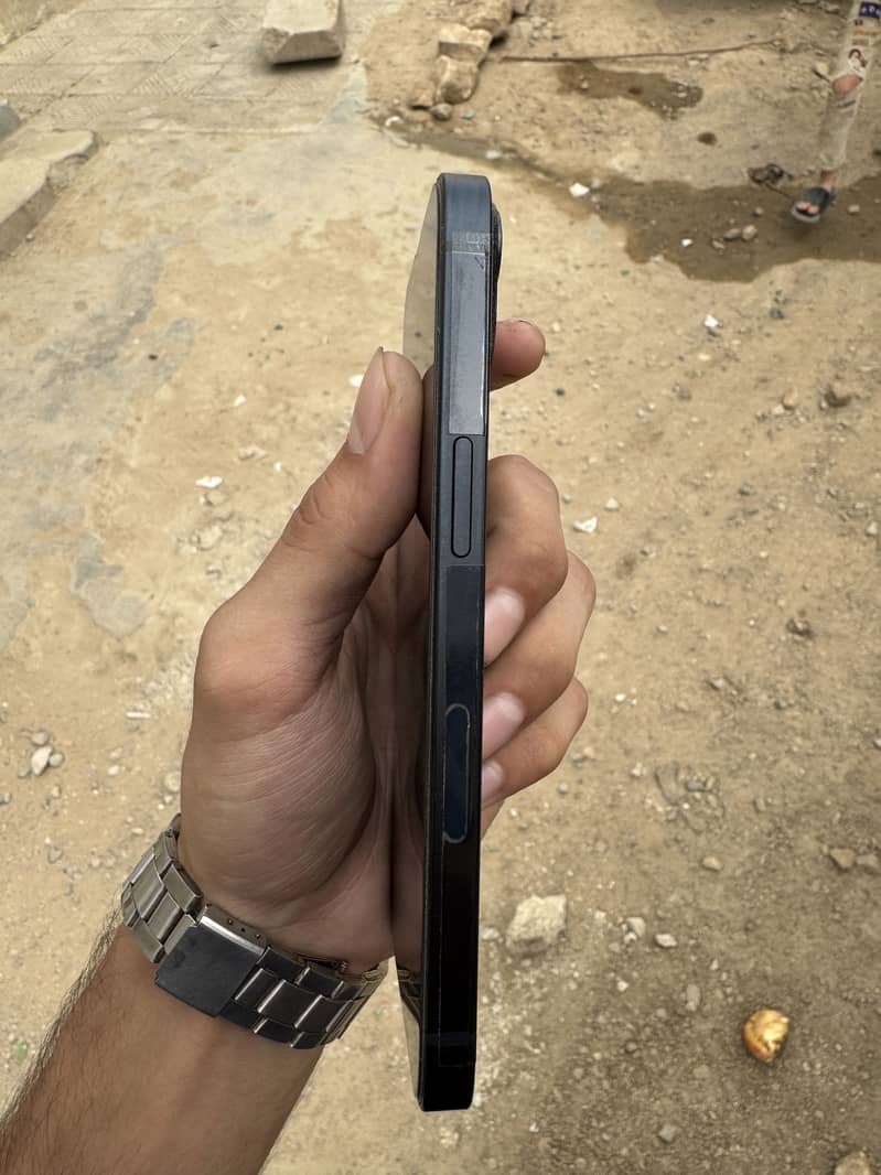 Apple iPhone 13 3