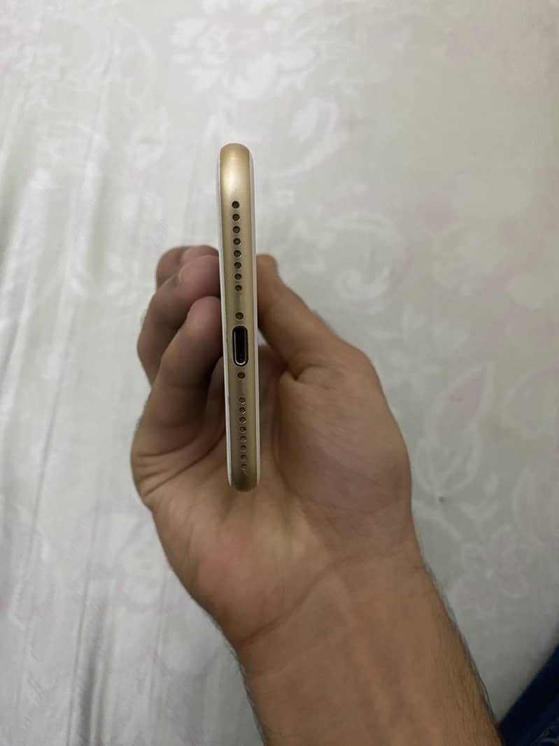Apple iPhone 7 Plus 0