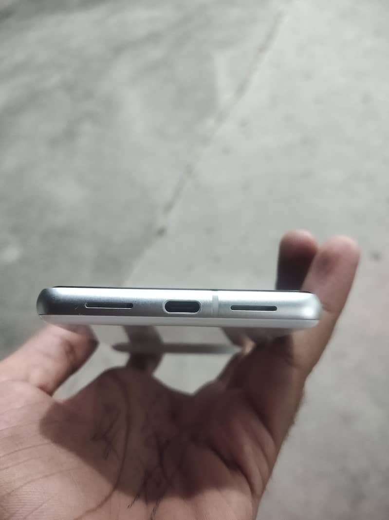 Google Pixel 7 5