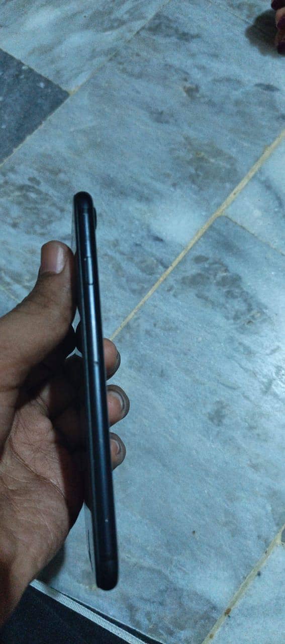 Apple iPhone 7 2