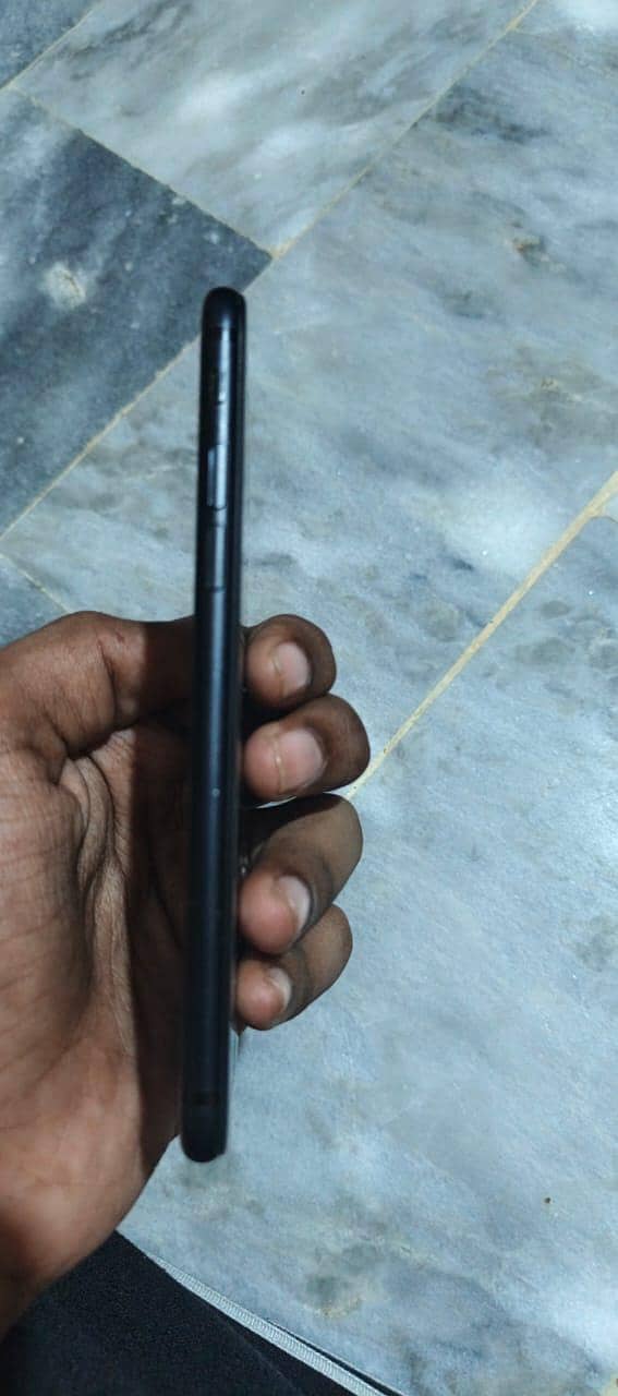 Apple iPhone 7 3