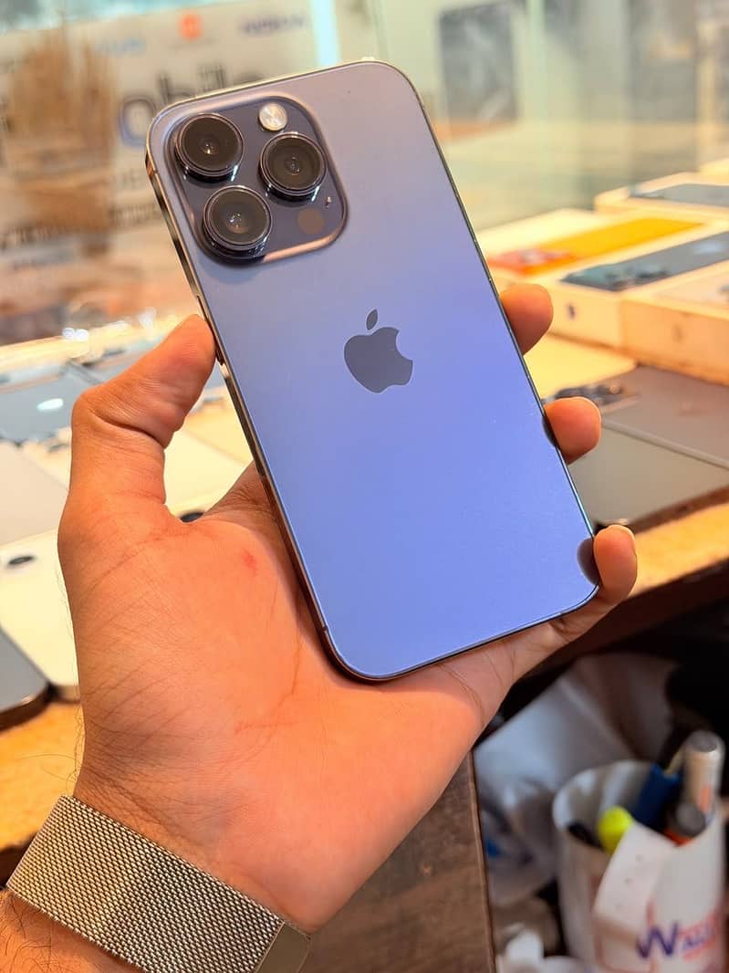 Apple iPhone 14 Pro 0