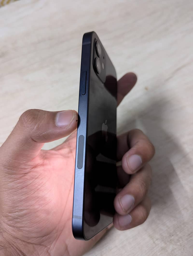 Apple iPhone 12 3