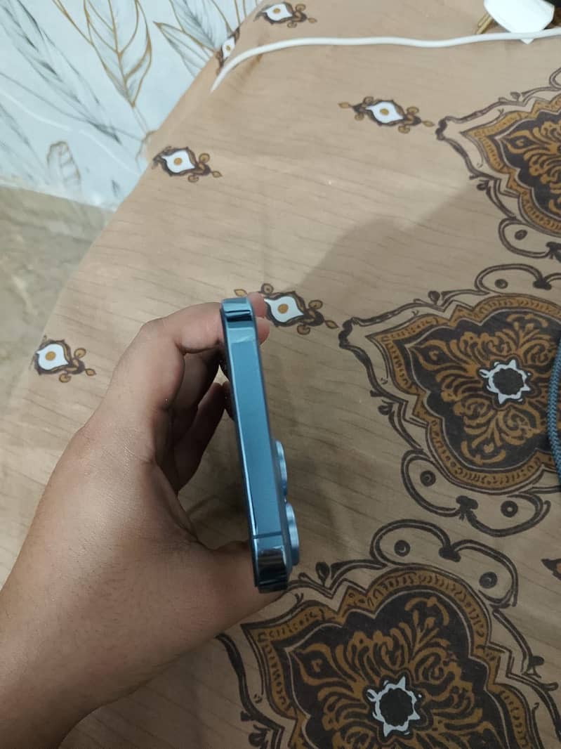 Apple iPhone 13 Pro Max 0