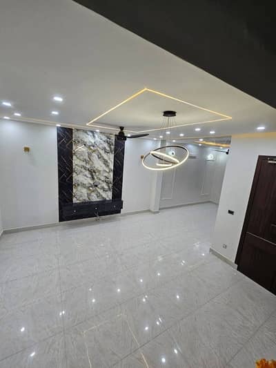2 Bed Dd Flat Available For Sale Lift Car Parking In Nazimabad No4