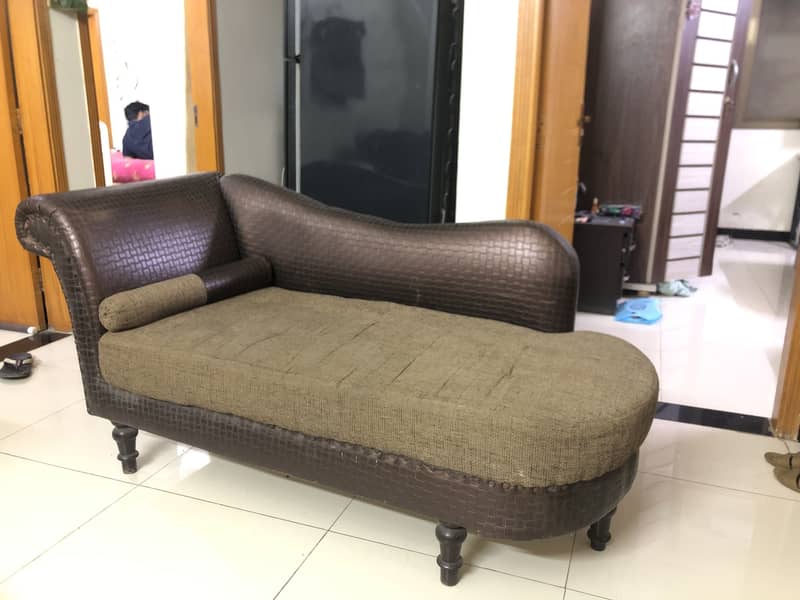 Brown dewan 1