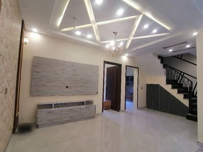 Want To Buy A Near To Park House In Park View City